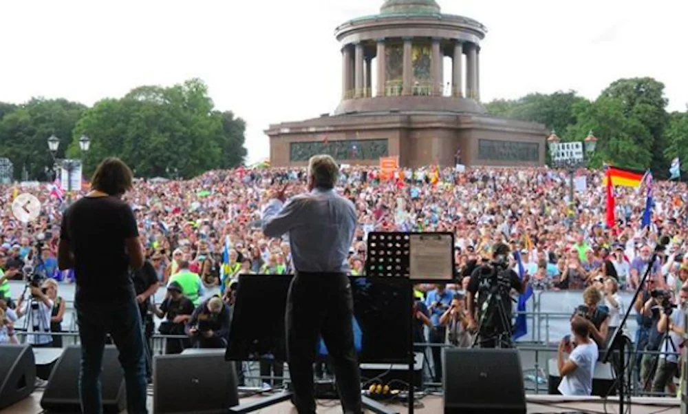 Media Blackout: Massive Gathering In Germany As RFK Jr. Exposes Bill Gates & Big Pharma